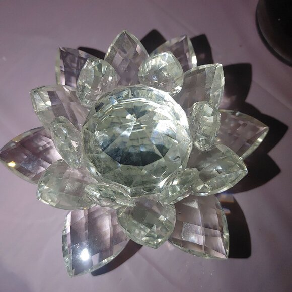 Beautiful Spinning Crystal Lotus Flower Decorative Clear Glass - Picture 5 of 8